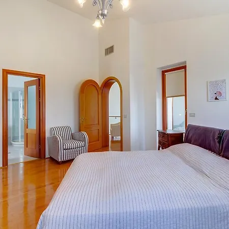 Guest house Alma 4*