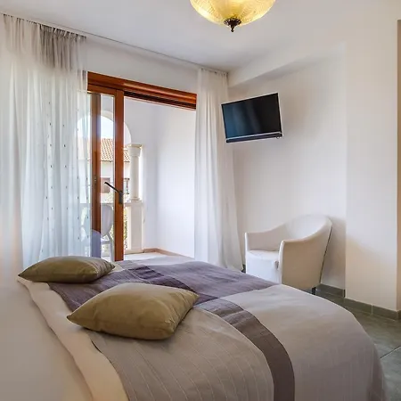 Alma Guest house