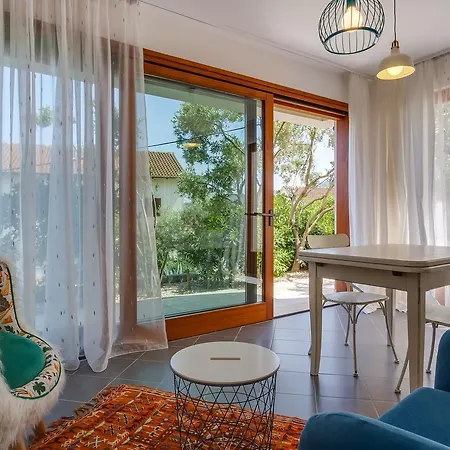 Guest house Alma 4*