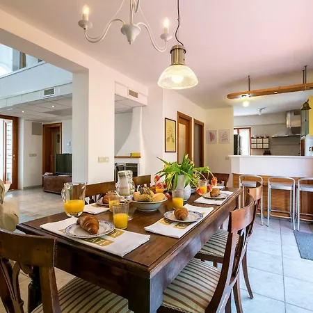 Alma Πανσιόν Veli Lošinj